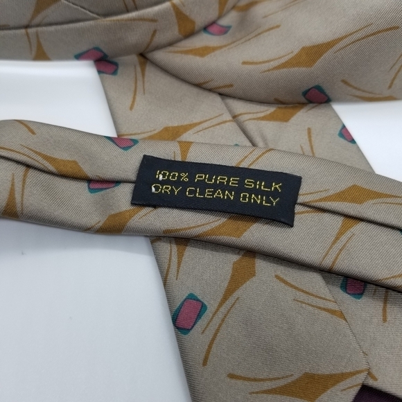 Giorgio Armani vintage taupe tie with brown pink green accents 60 in long - Picture 3 of 5